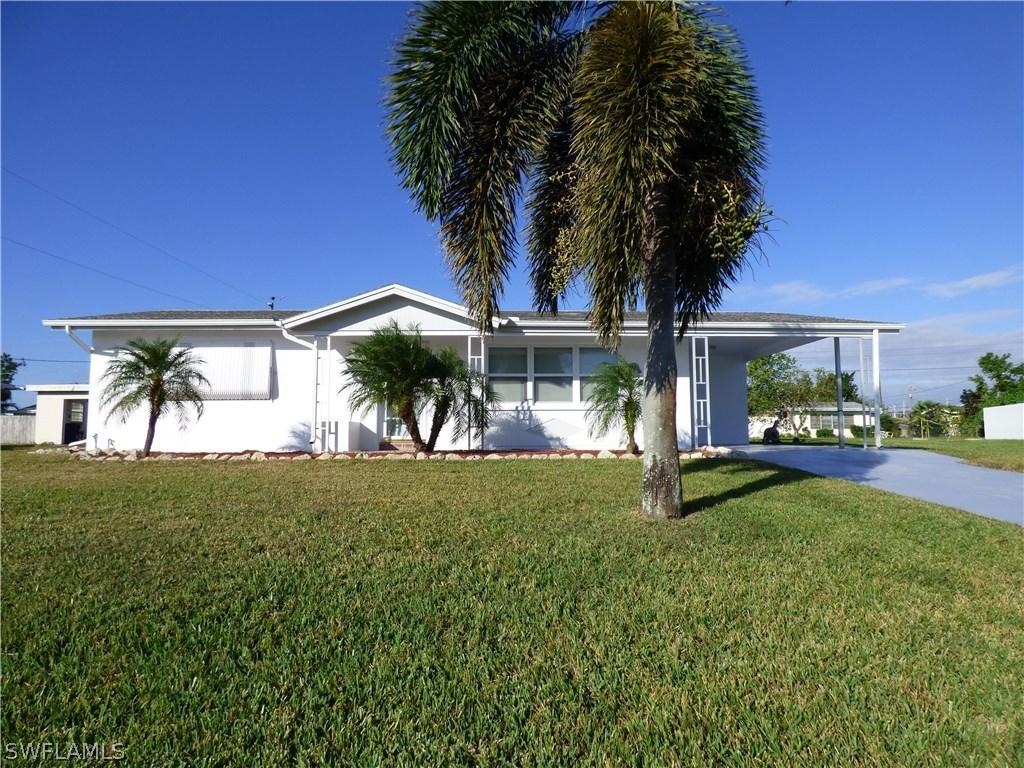 1526 Lindale Cir., Lehigh Acres, FL 33936