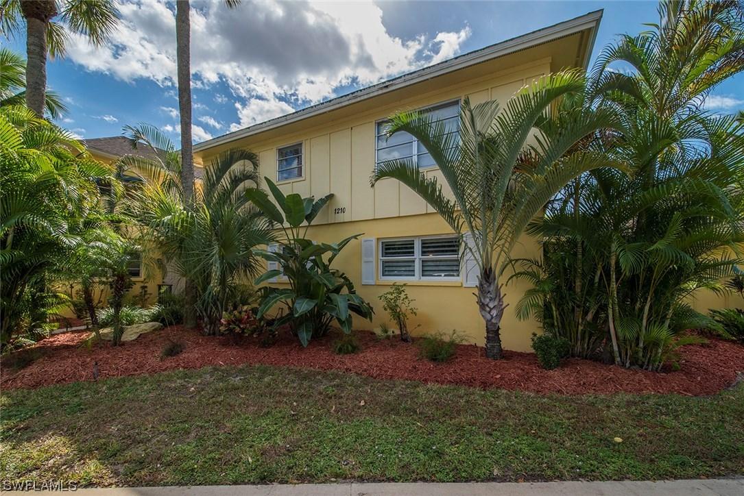 1210 Shady Rest Ln. #11, Naples, FL 34103