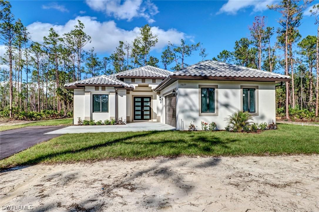 3625 8th Ave., Naples, FL 34120