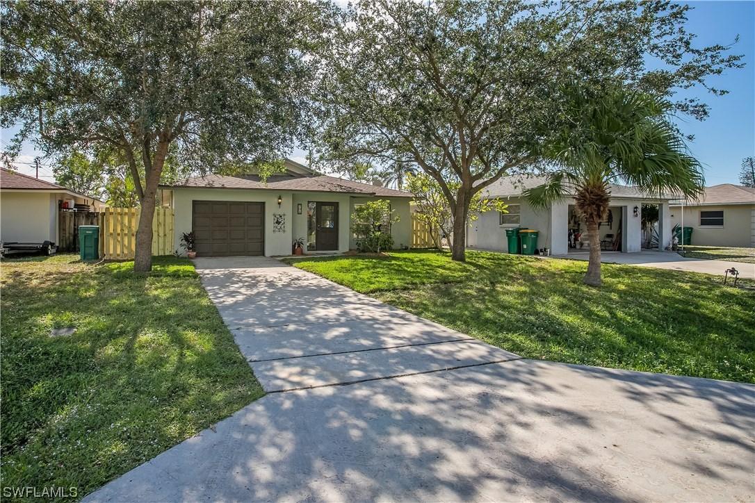 794 103rd Ave., Naples, FL 34108