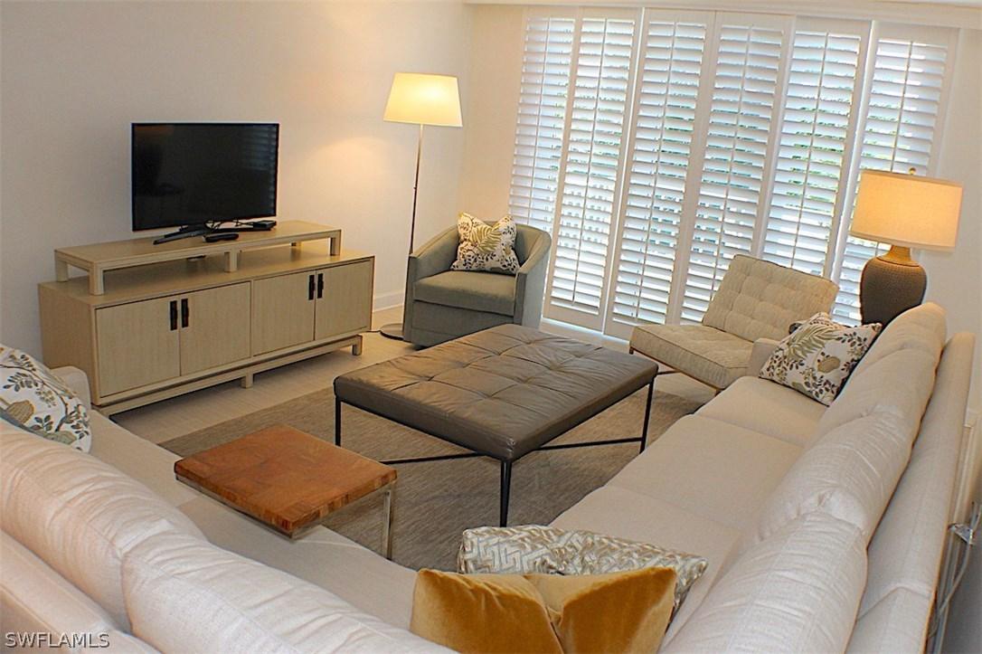 200 Periwinkle Way #321, Sanibel, FL 33957