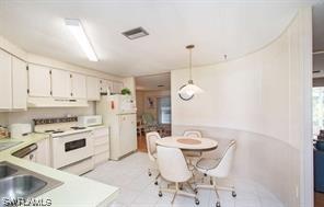 541 Charlemagne Blvd., Naples, FL 34112