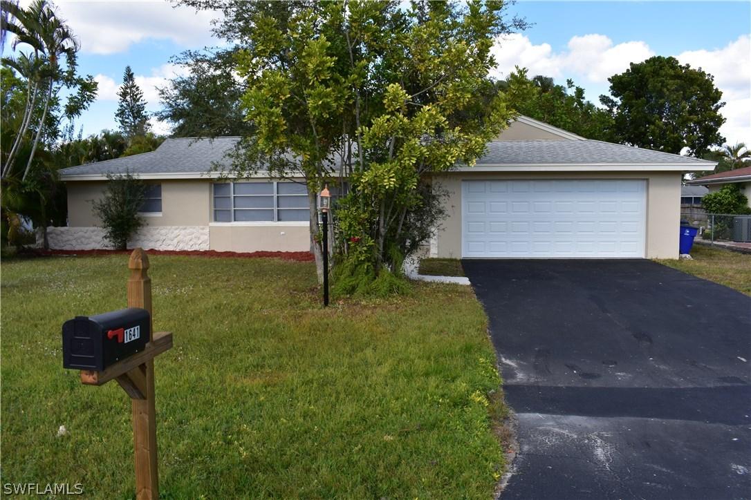1641 N Fountainhead Rd., Fort Myers, FL 33919