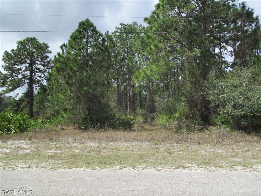 3904 Xelda Ave., Lehigh Acres, FL 33976