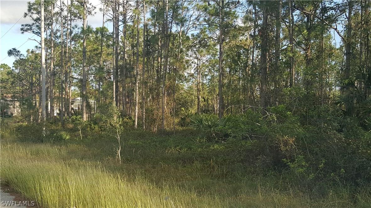 528 Keller St., Lehigh Acres, FL 33974