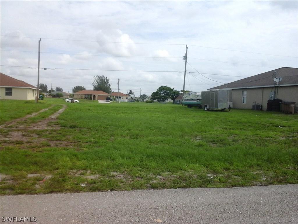 837 NE 15th Ln., Cape Coral, FL 33909