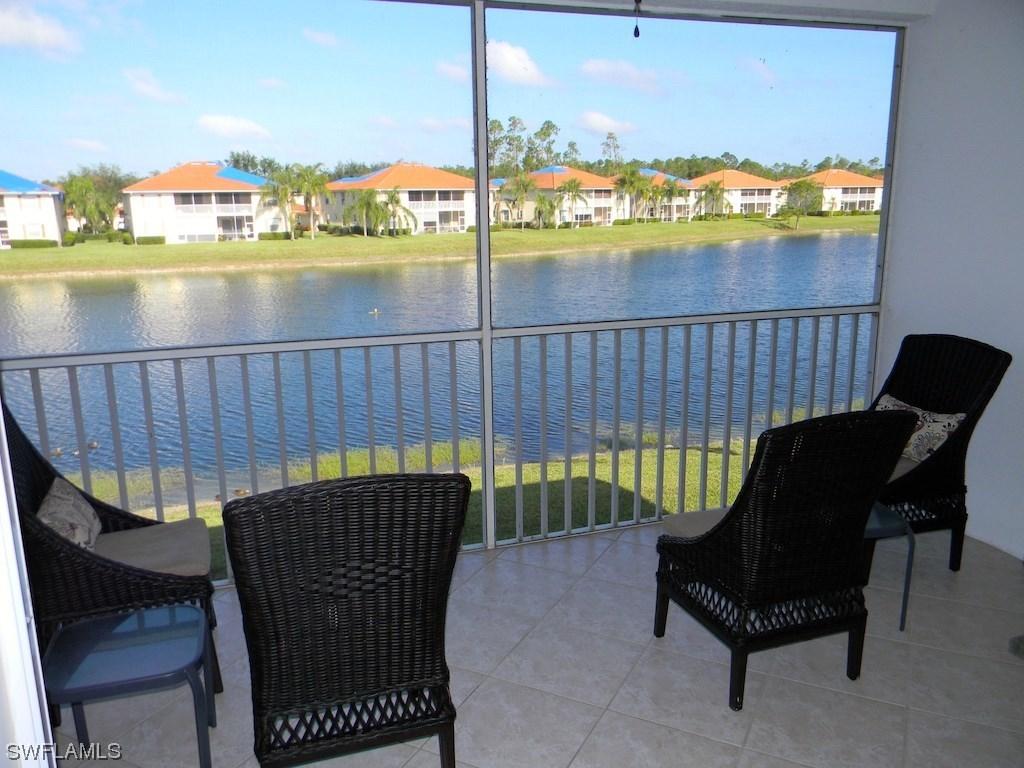 250 Robin Hood Cir. #202, Naples, FL 34104