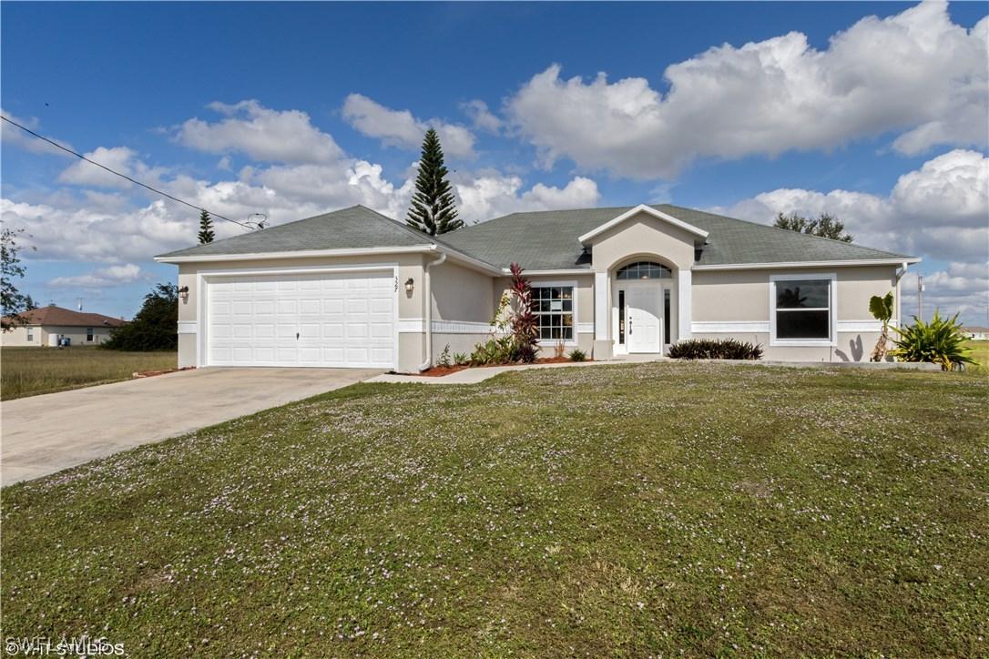 327 NW 20th Ter., Cape Coral, FL 33993