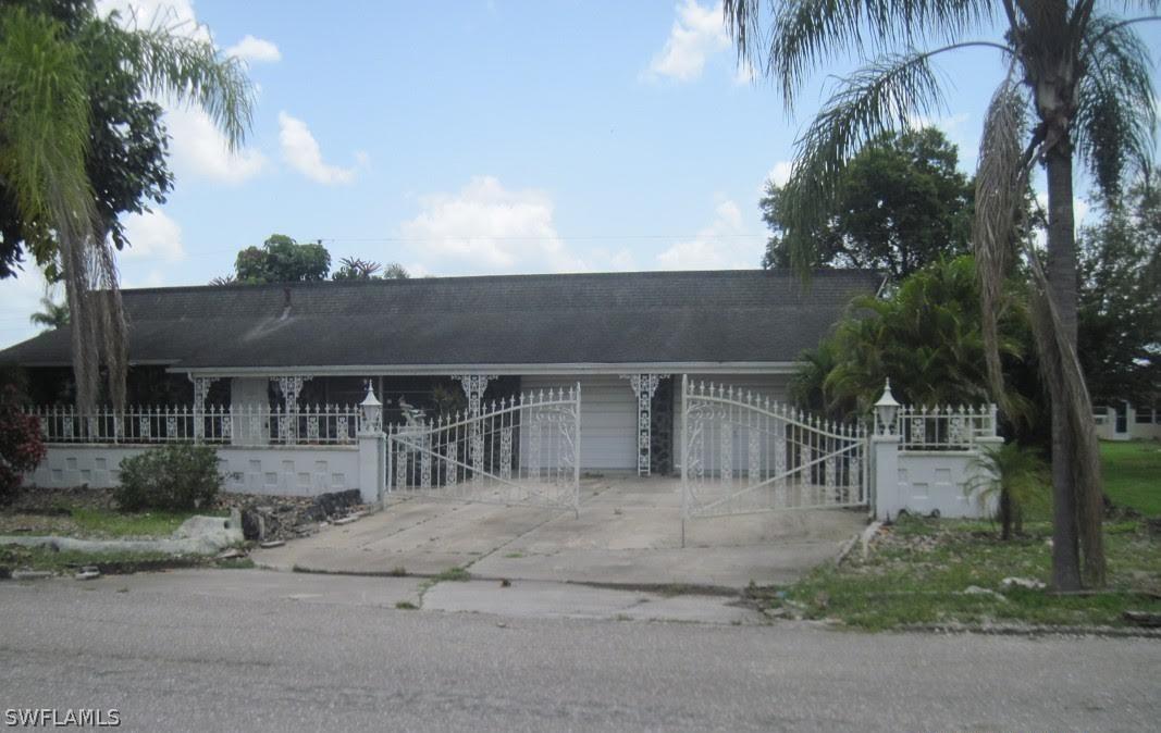 1410 Grandale St., Lehigh Acres, FL 33936