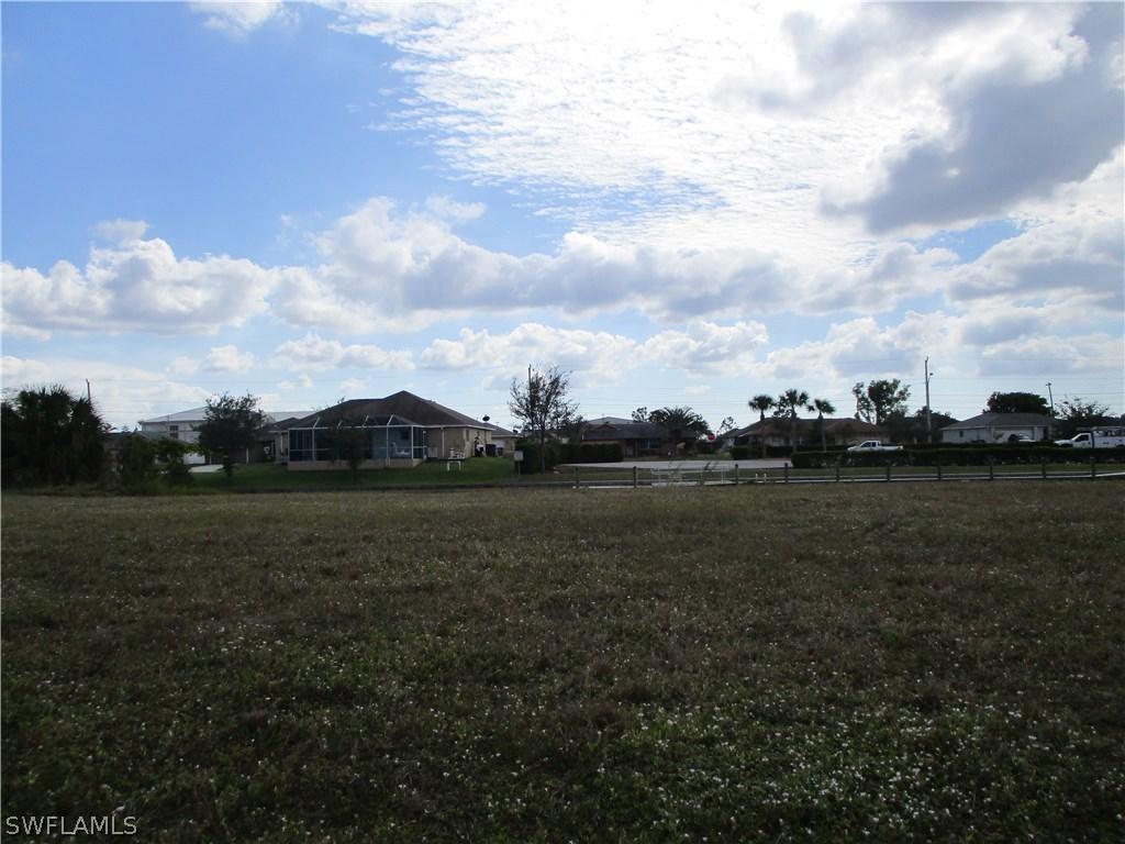 929 SW 6th Ave., Cape Coral, FL 33991