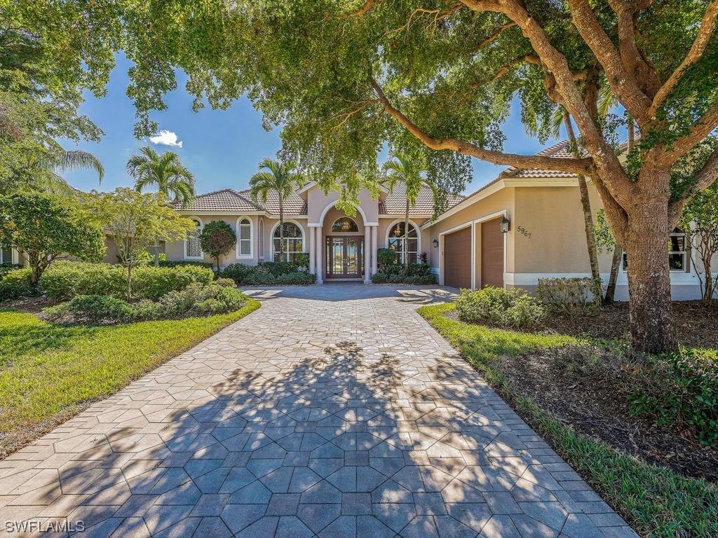 5962 Amberwood Dr., Naples, FL 34110