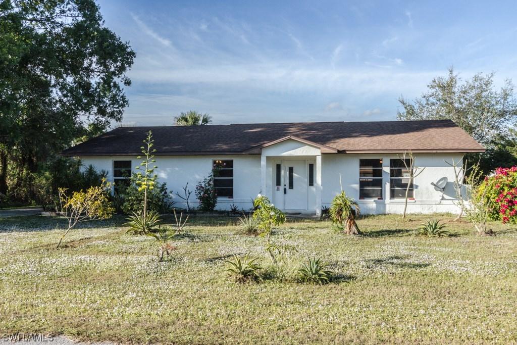160 Carlisle Ave., Lehigh Acres, FL 33974