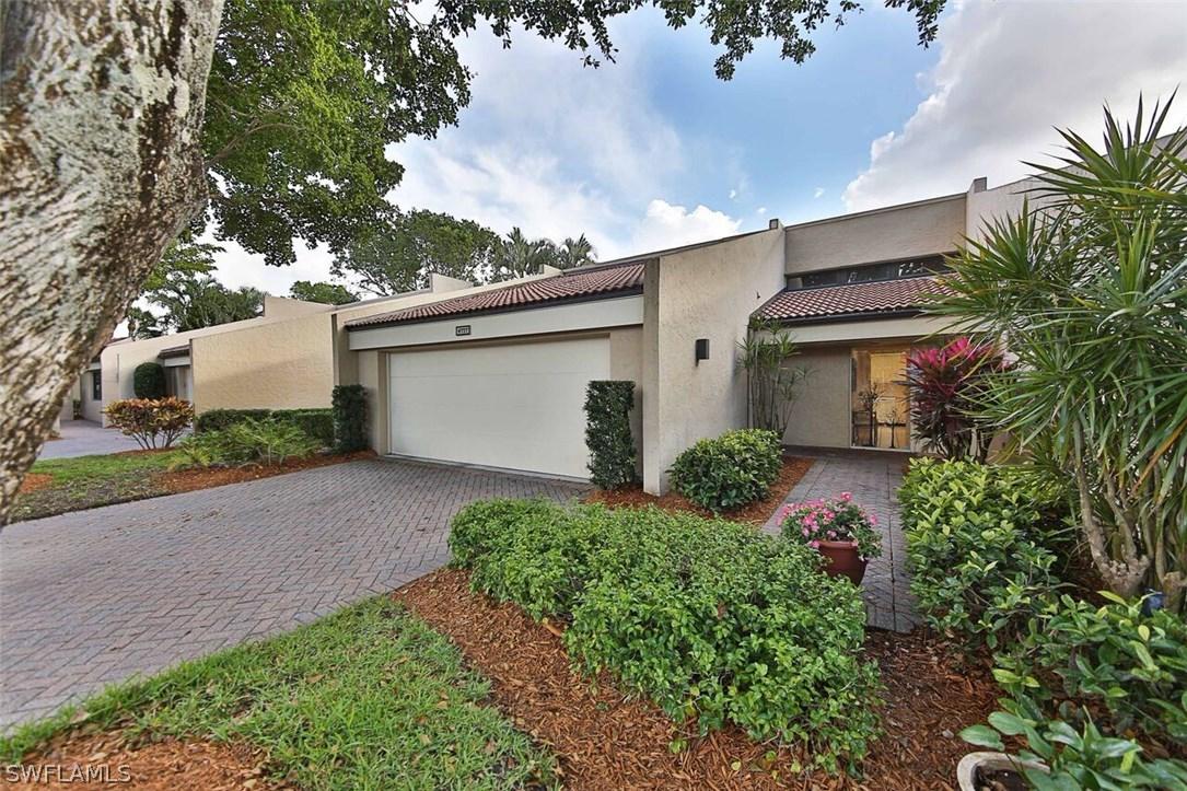 4717 Harbortown Ln., Fort Myers, FL 33919