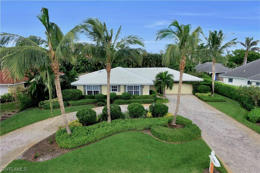 715 Ketch Dr., Naples, FL 34103