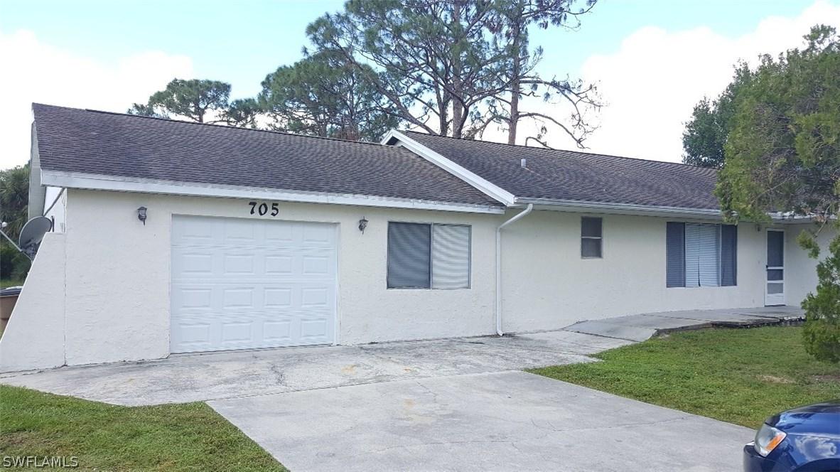 705 Richmond Ave., Lehigh Acres, FL 33972