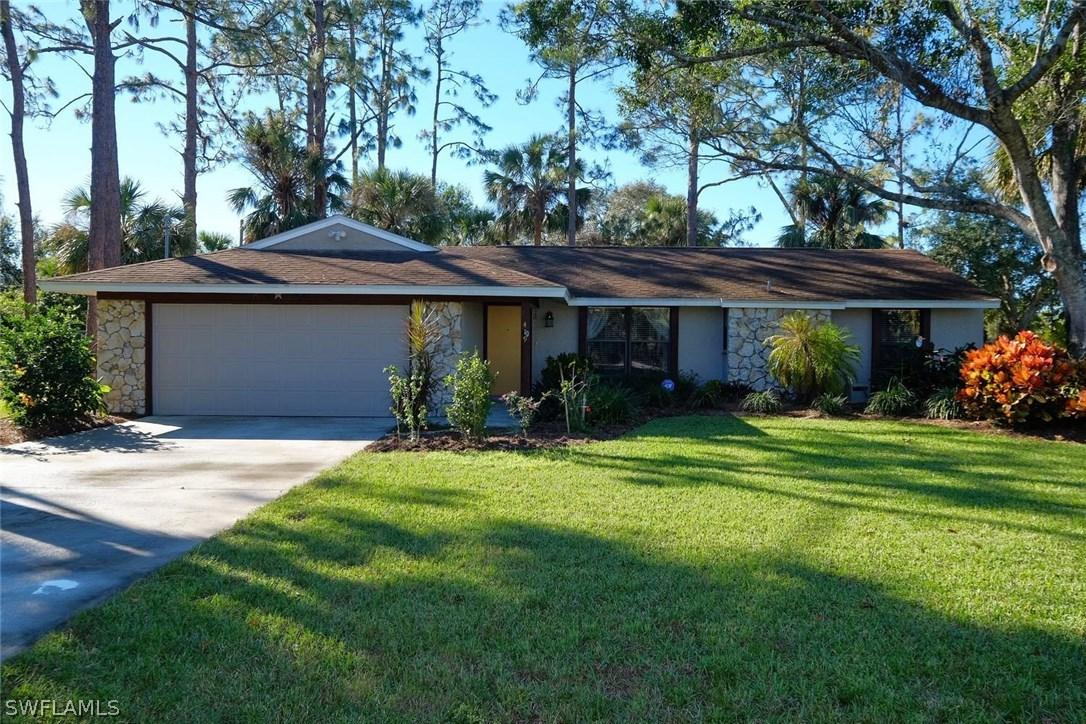 419 Poinsettia Ave., Lehigh Acres, FL 33972