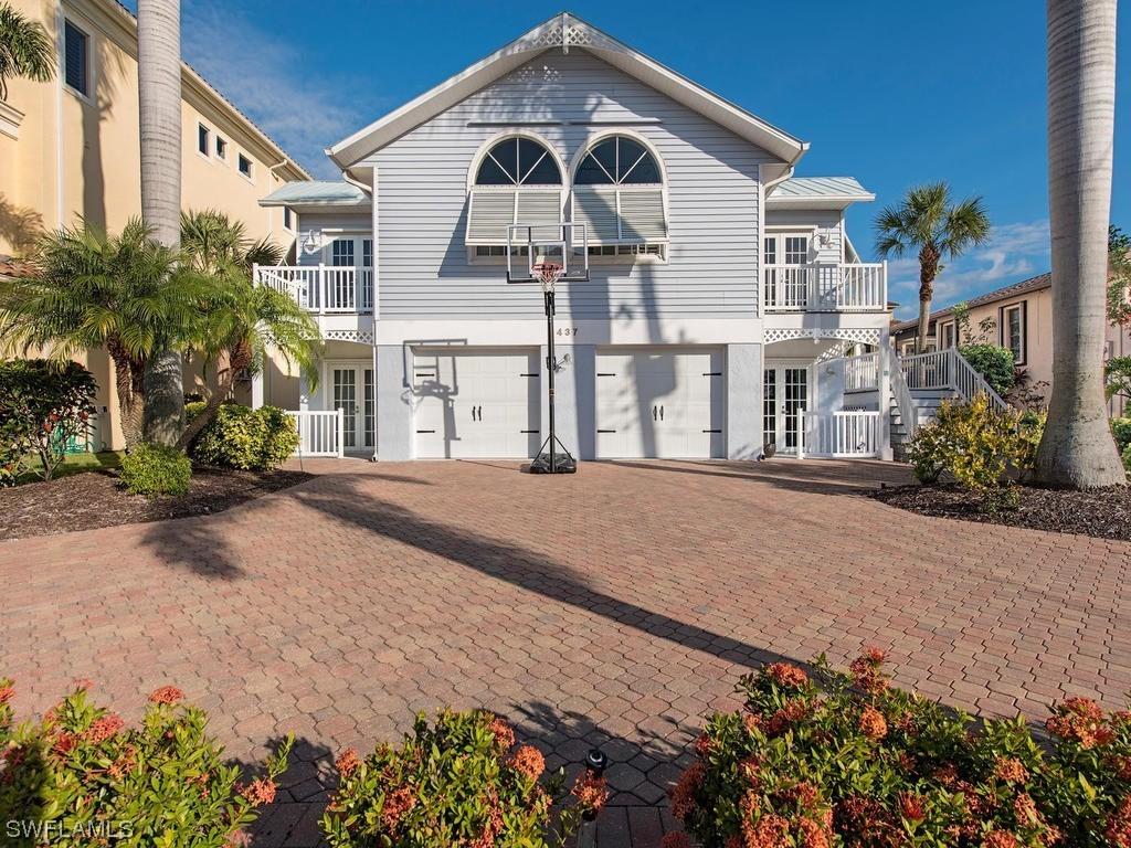 437 Tradewinds Ave., Naples, FL 34108