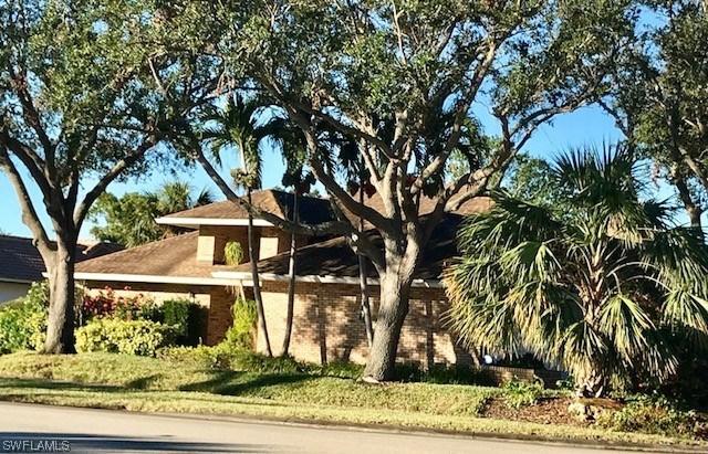 2376 Pinewoods Cir., Naples, FL 34105