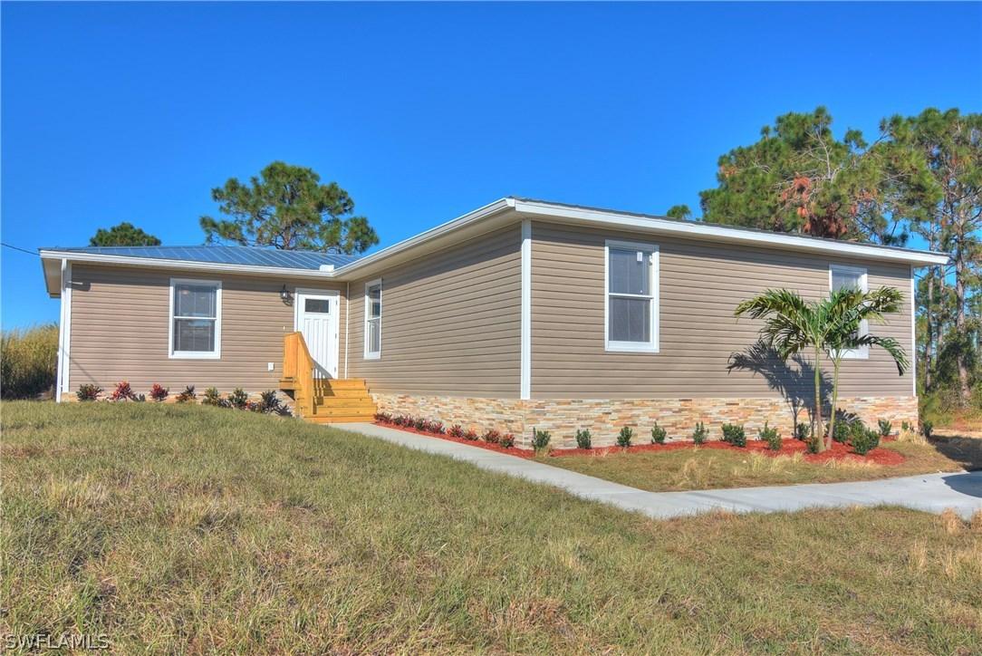 2916 9th St., Lehigh Acres, FL 33976