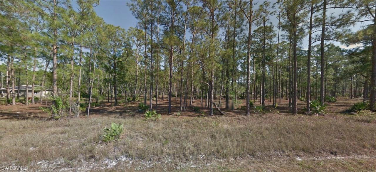 1442 Lincoln Ave., Lehigh Acres, FL 33972