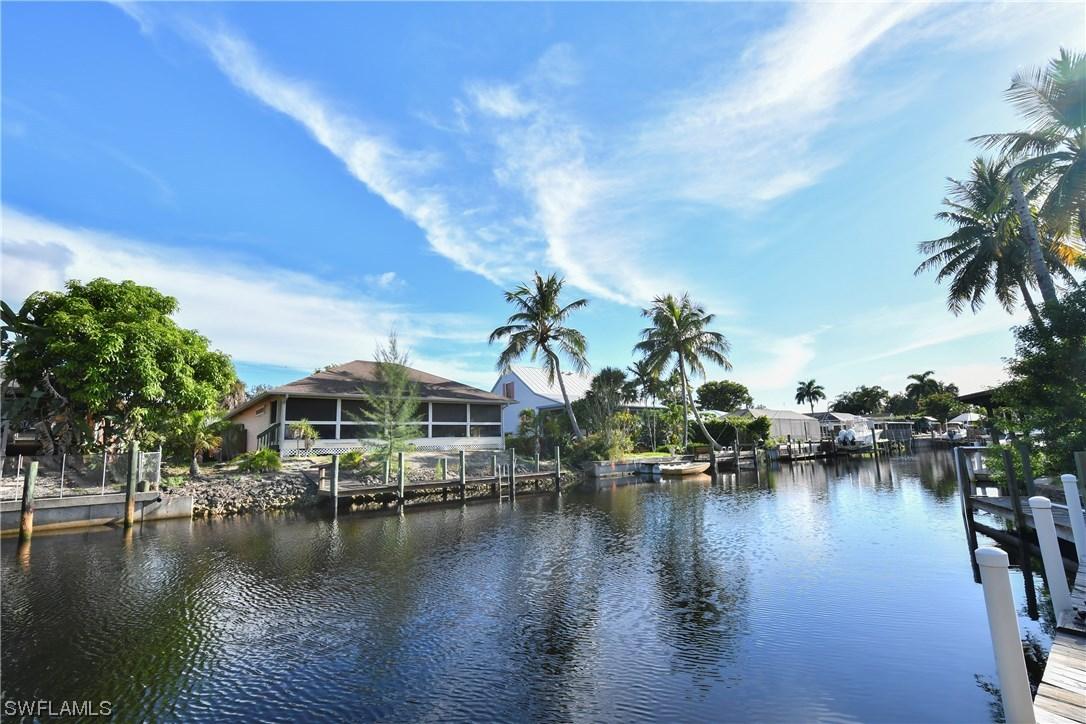 2700 Riverview Dr., Naples, FL 34112