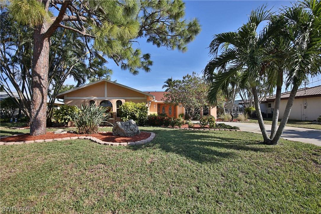 3703 SE 16th Pl., Cape Coral, FL 33904