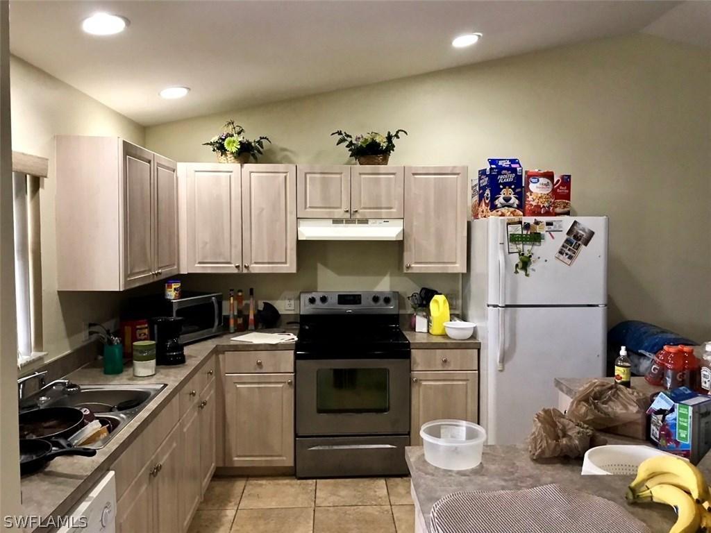 1109 Circle Ct., Lehigh Acres, FL 33973
