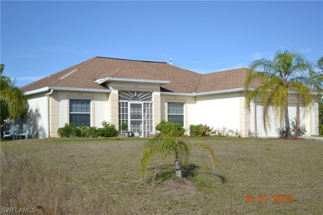 703 Henry Ave., Lehigh Acres, FL 33971