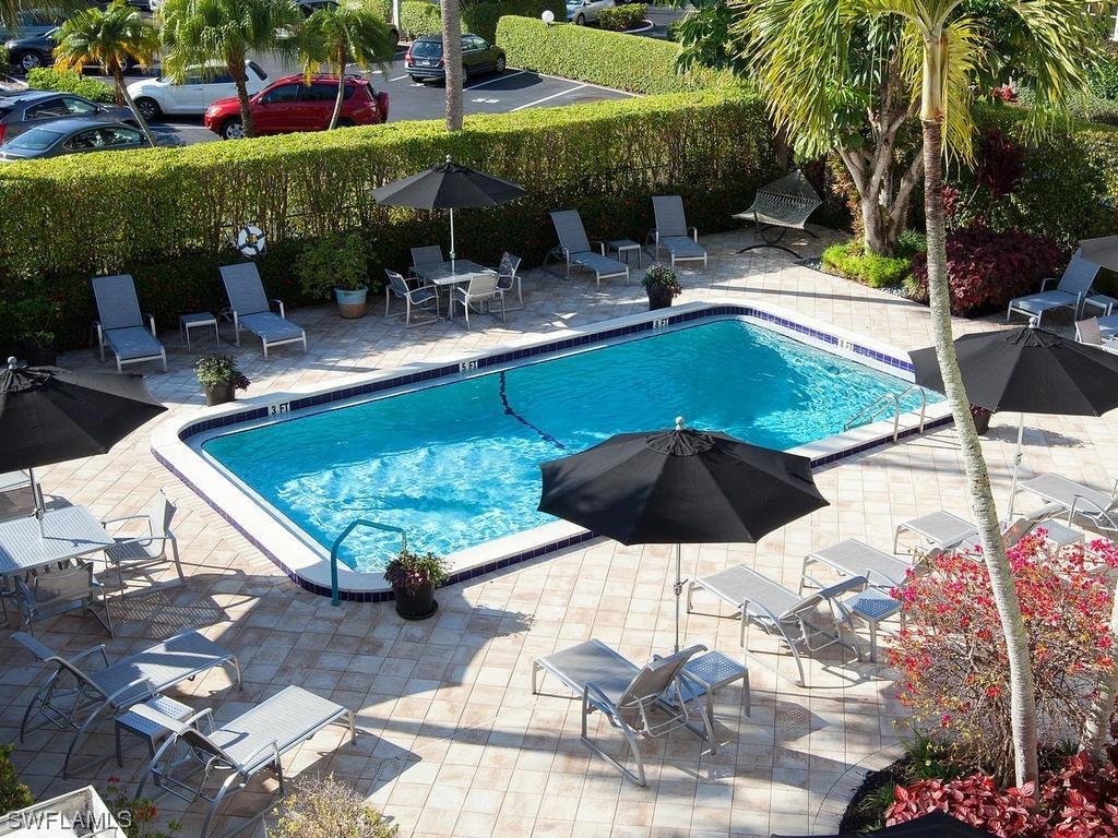 236 Banyan Blvd., Naples, FL 34102