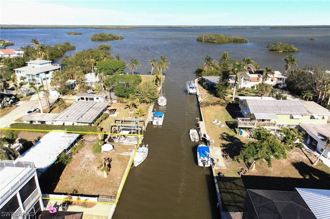 250 Flamingo St., Fort Myers Beach, FL 33931