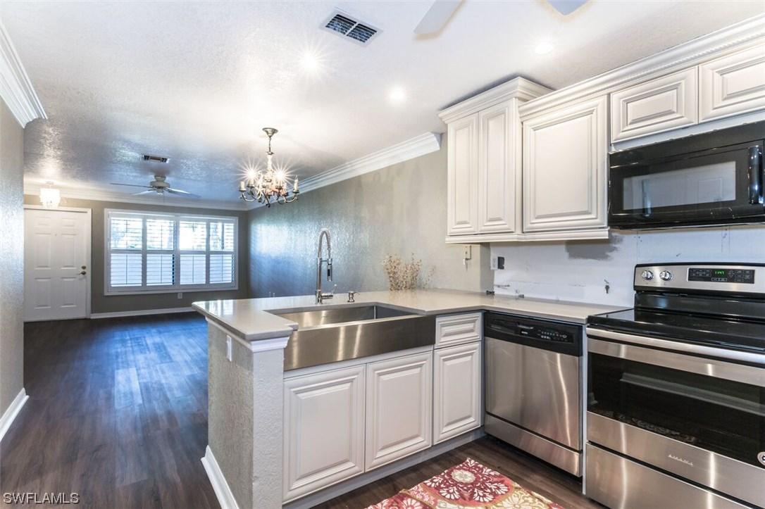 60 Emerald Woods Dr. #B6, Naples, FL 34108