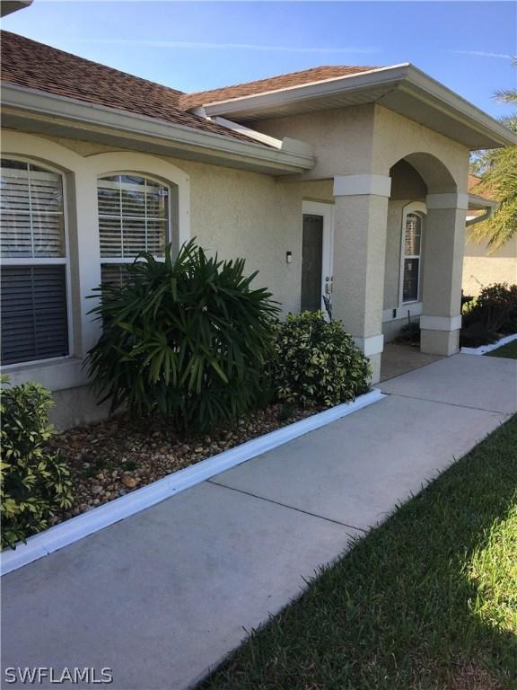 1086 Darlington St., Lehigh Acres, FL 33974