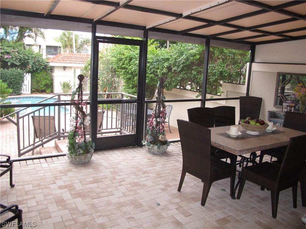 430 10th Ave. #305, Naples, FL 34102