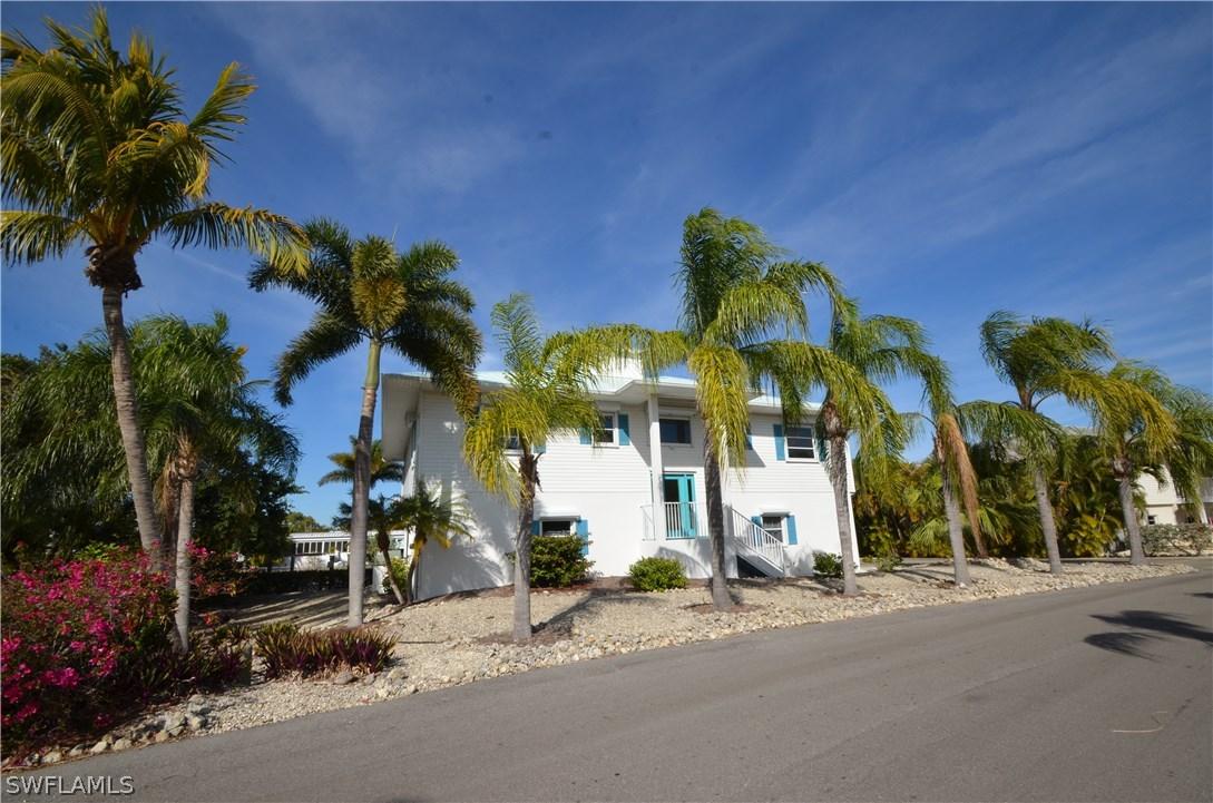 2956 Buttonwood Key Ct., St James City, FL 33956