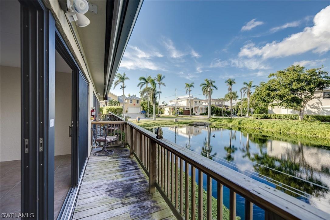 625 8th Ave., Naples, FL 34102