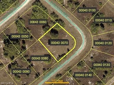 323 Pembroke St., Lehigh Acres, FL 33974