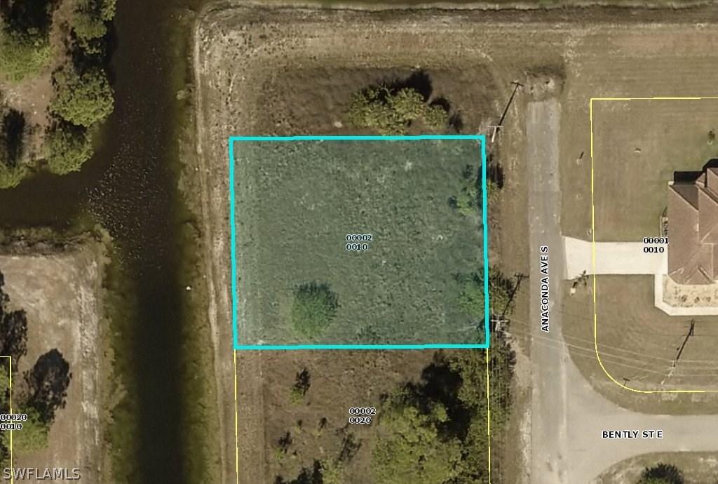 702 Anaconda Ave., Lehigh Acres, FL 33974