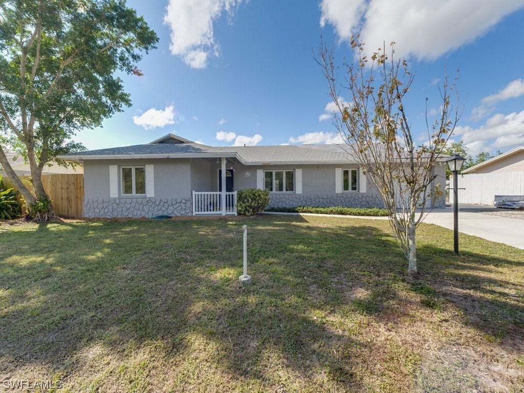 449 Castle Rd., Naples, FL 34119