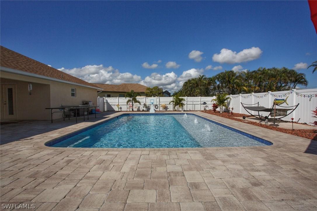 1013 SW 4th Pl., Cape Coral, FL 33991