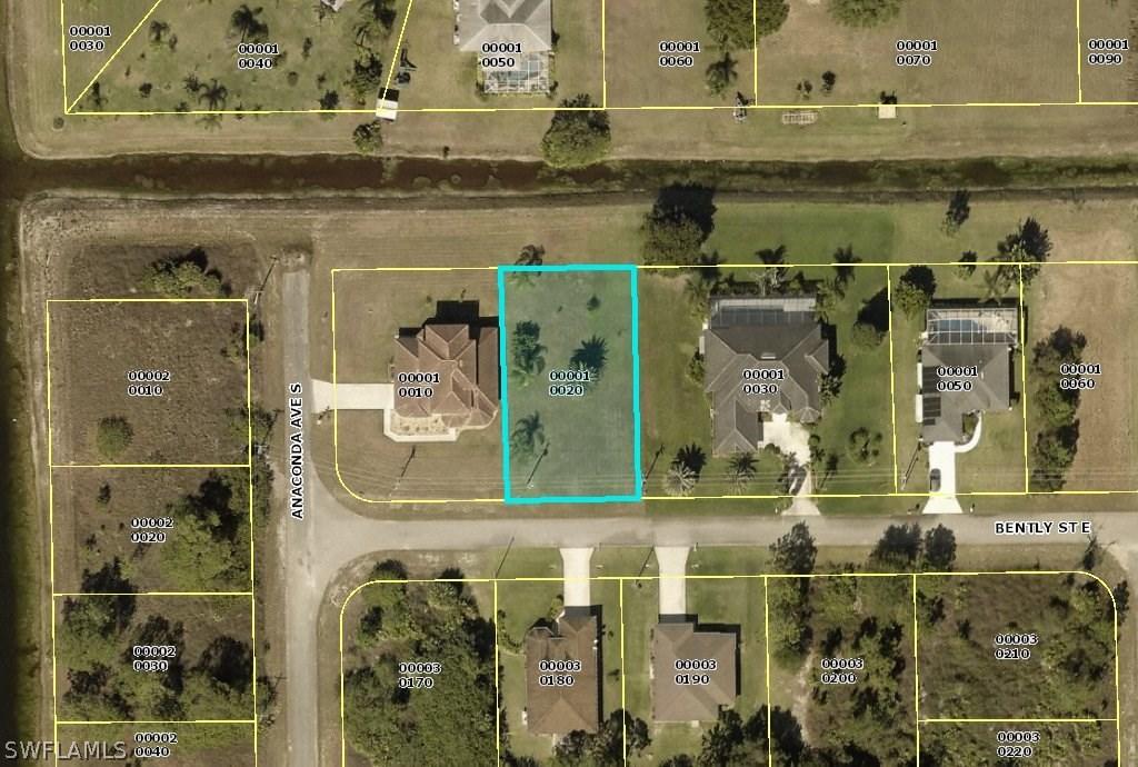 707 Bently St., Lehigh Acres, FL 33974