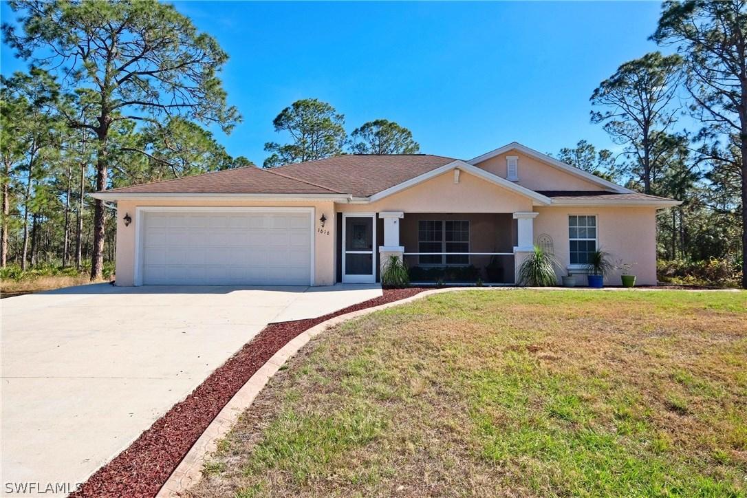 1616 Acacia Ave., Lehigh Acres, FL 33972