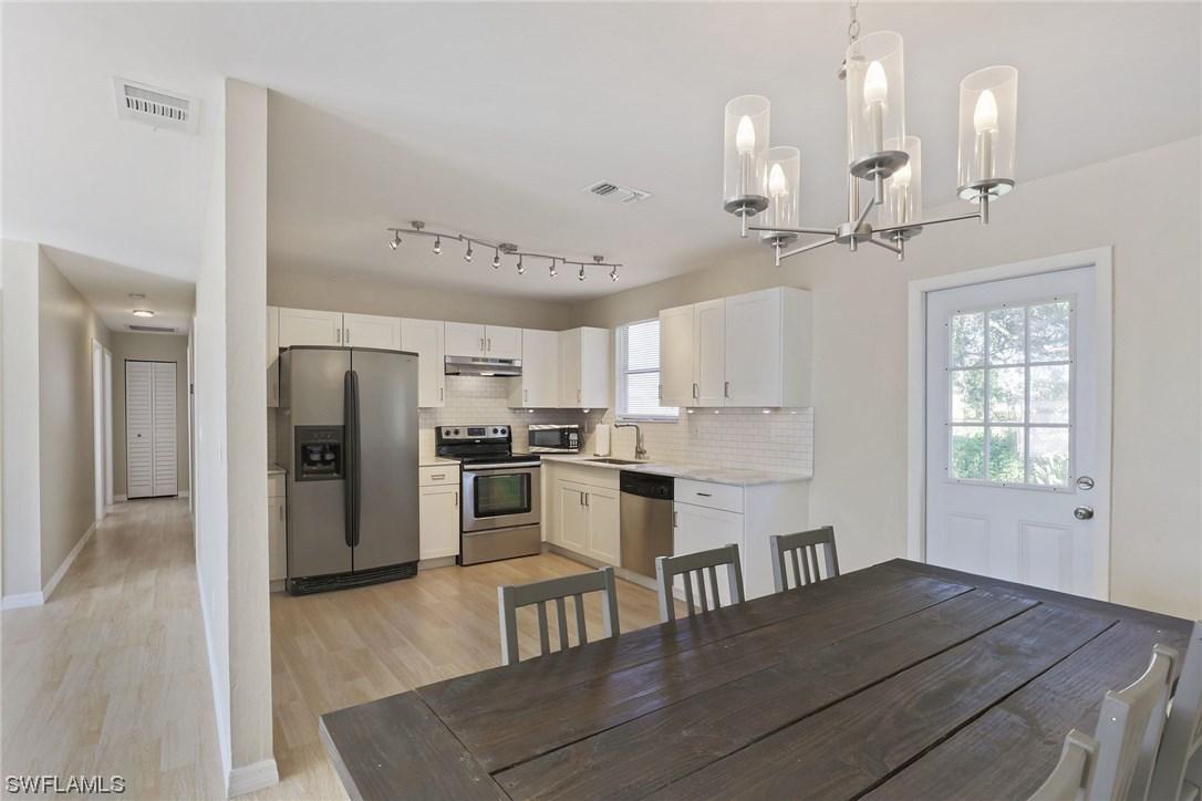 2125 NE 24th Ter., Cape Coral, FL 33909