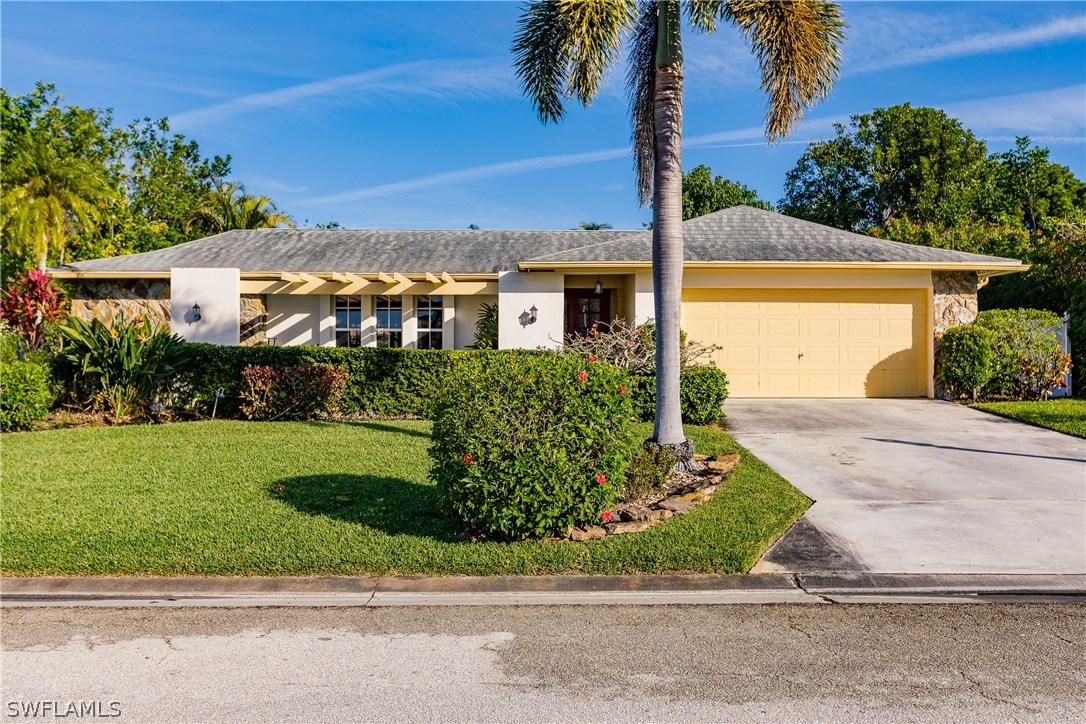 1390 Burgundy Dr., Fort Myers, FL 33919
