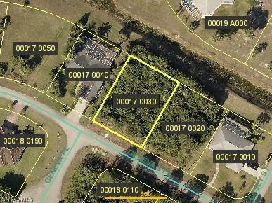 837 Geneva St., Lehigh Acres, FL 33974