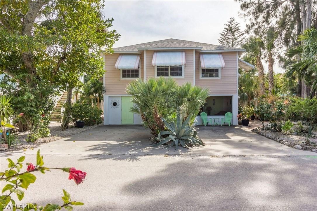 126 Madison Ct., Fort Myers Beach, FL 33931