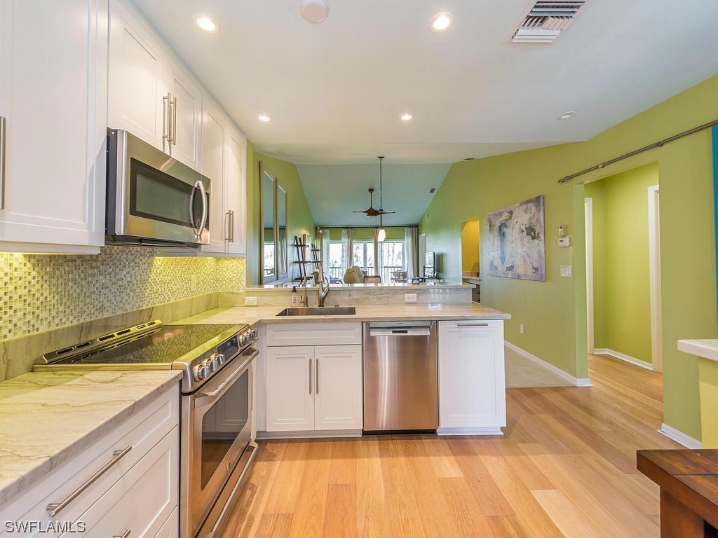 256 Deerwood Cir. #11-9, Naples, FL 34113