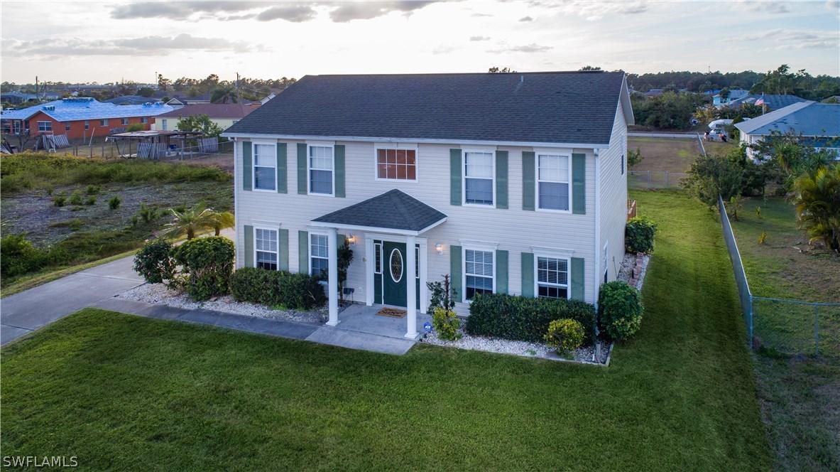 911 Apple Ave., Lehigh Acres, FL 33971