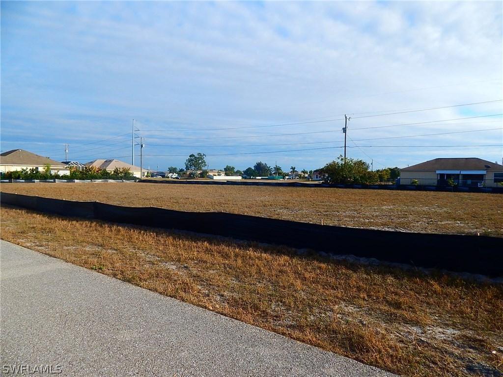 622 NW 8th Ter., Cape Coral, FL 33993