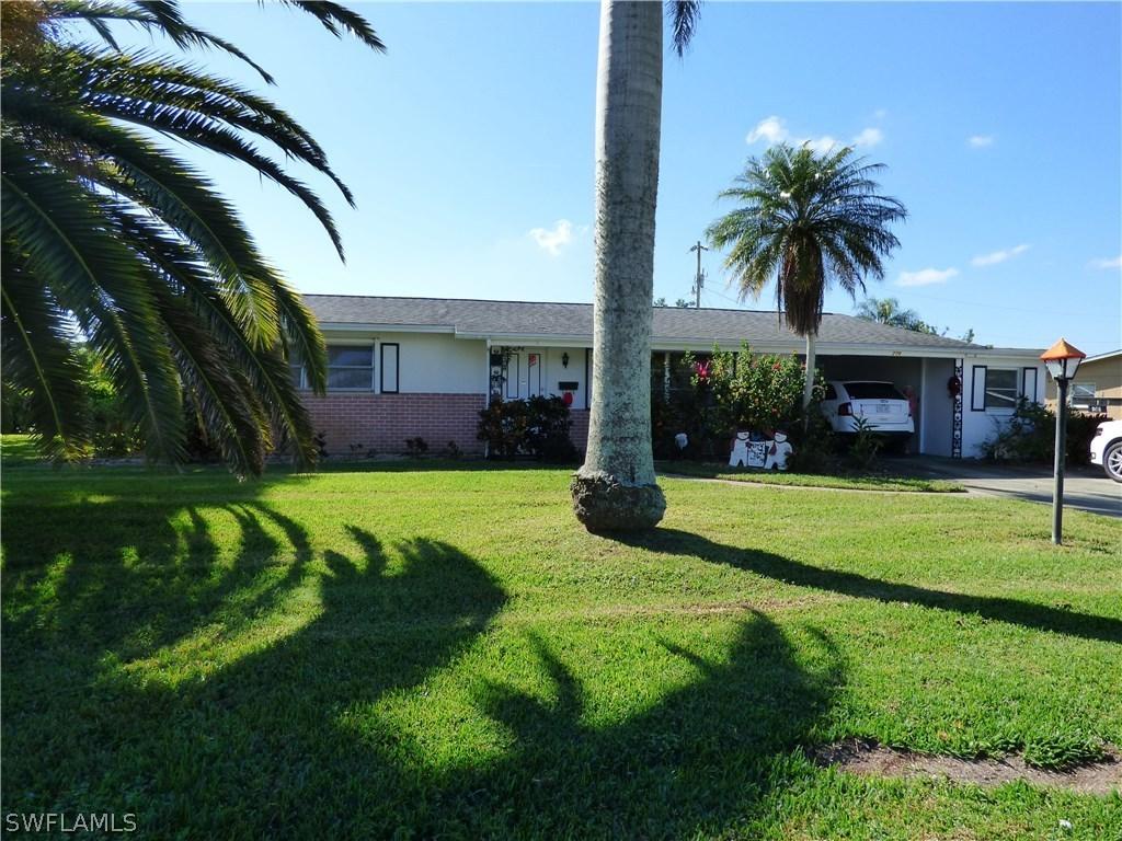 206 Davis Rd., Lehigh Acres, FL 33936