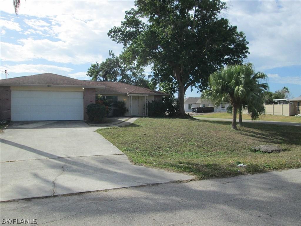 1300 SE 31st Ter., Cape Coral, FL 33904